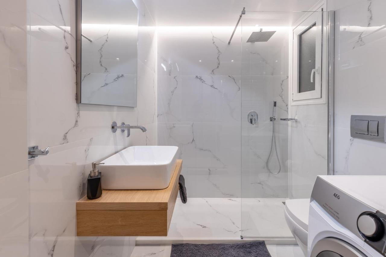 Elegant Apt 5' From Ampelokipi Metro Station Atena Exterior foto